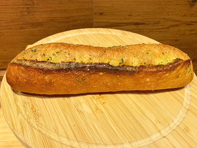 自家製ガーリックバターフランス
