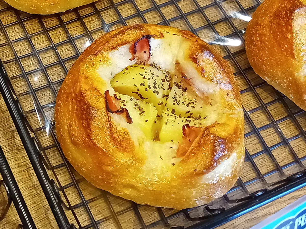 ＼北海道産ジャガイモ使用／じゃがバタベーコン