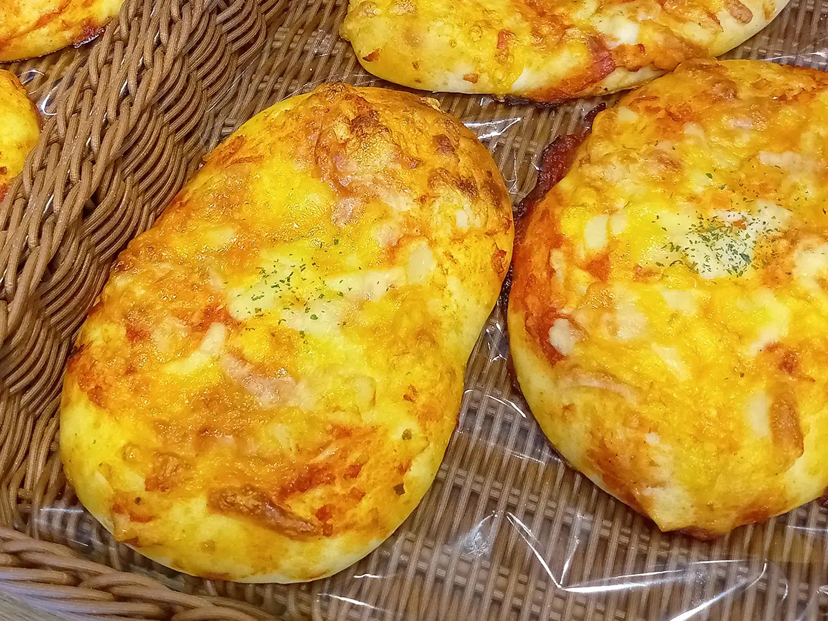 ピリ辛ポテサラパン